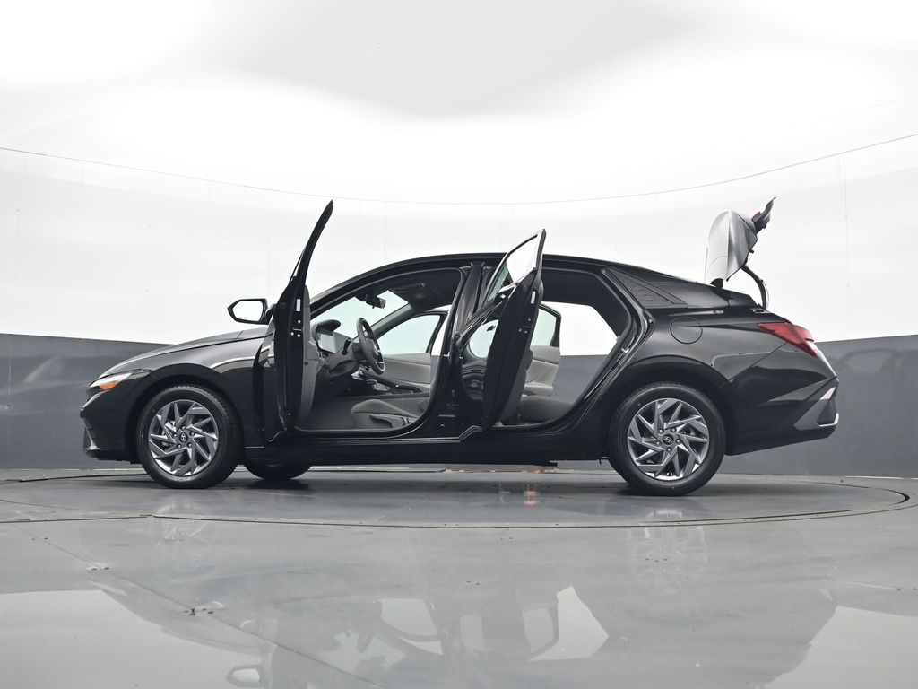 2024 Hyundai Elantra SEL - Photo 34