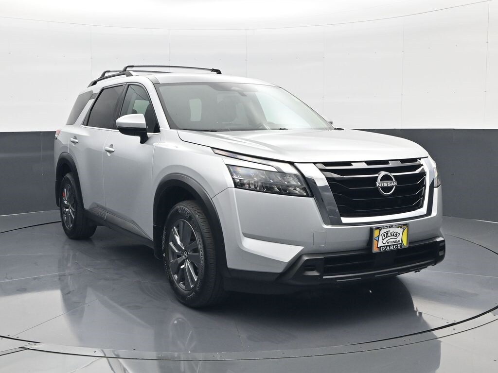 2023 Nissan Pathfinder SV photo 3