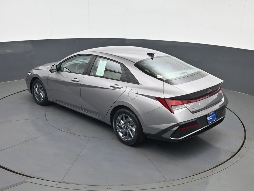 2024 Hyundai Elantra SEL - Photo 19