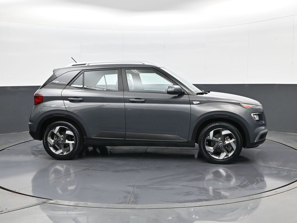 2024 Hyundai Venue SEL - Photo 4