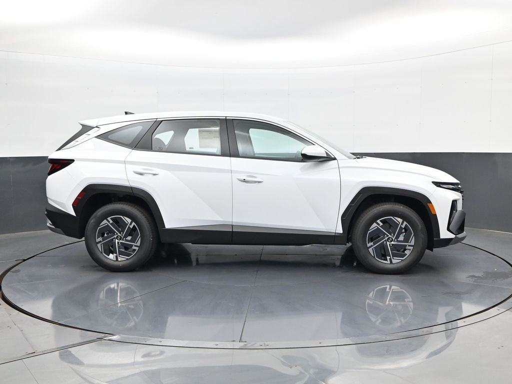 New 2026 Hyundai Tucson Hybrid Blue SE SUV