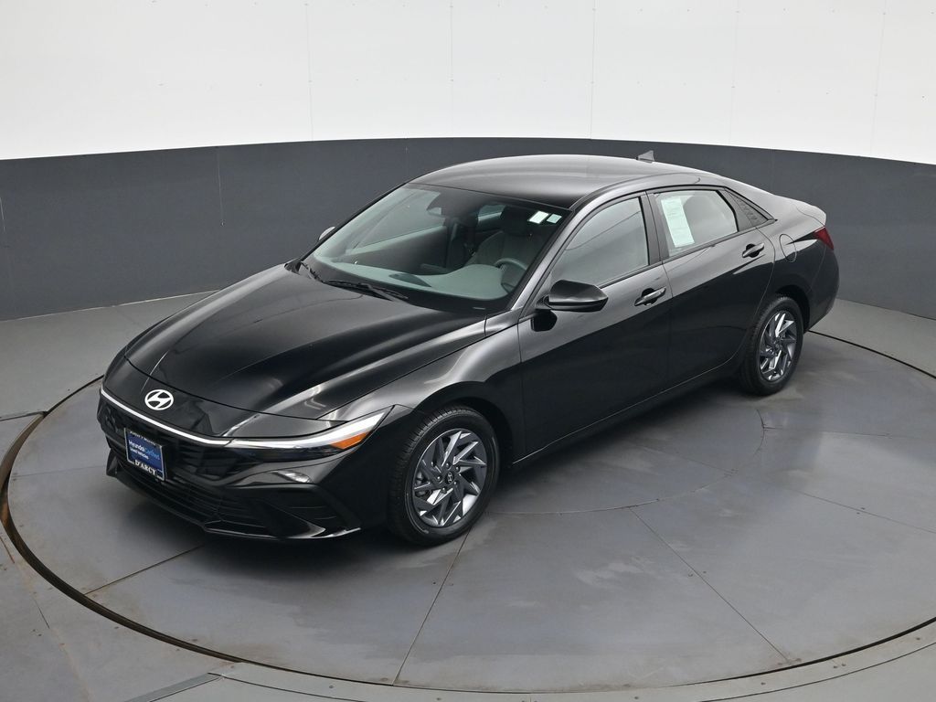 2024 Hyundai Elantra SEL - Photo 13