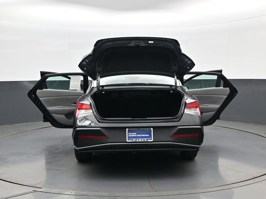 2024 Hyundai Elantra SEL - Photo 32