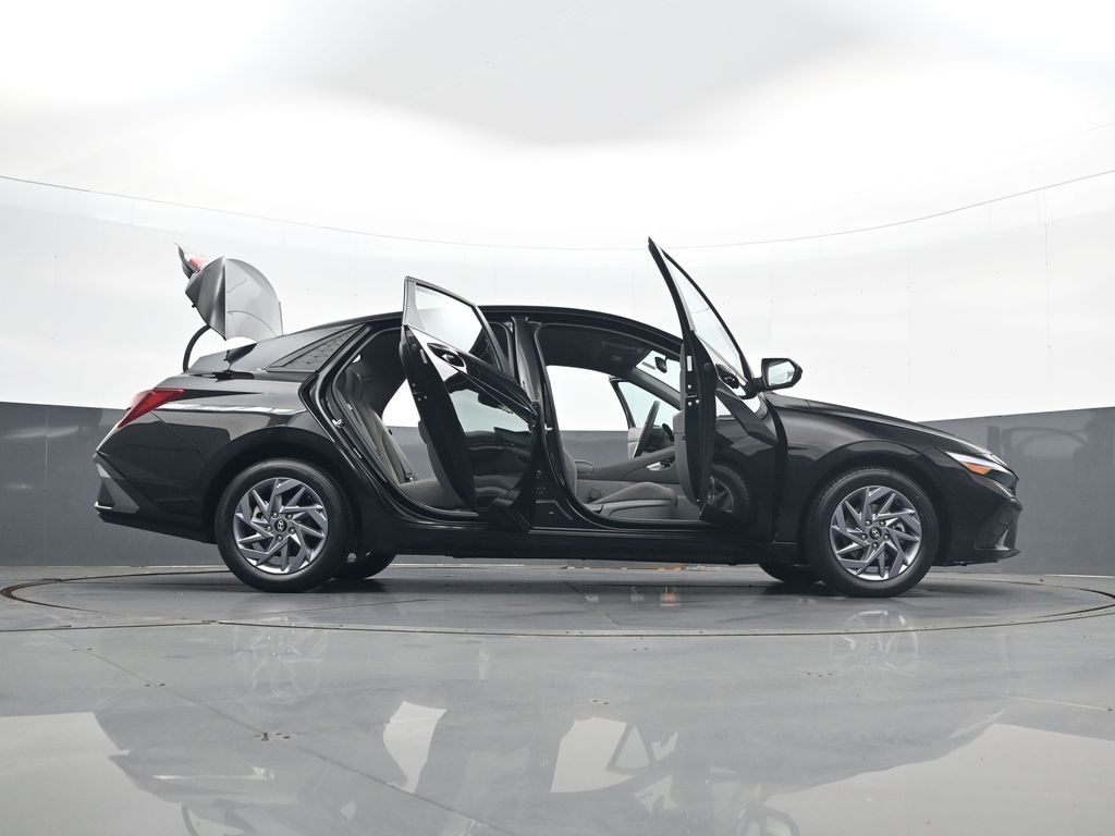 2024 Hyundai Elantra SEL - Photo 33