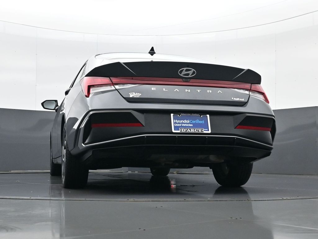2025 Hyundai Elantra Limited - Photo 26