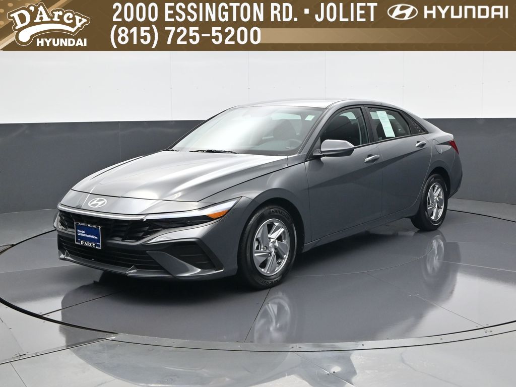 2024 Hyundai Elantra SE