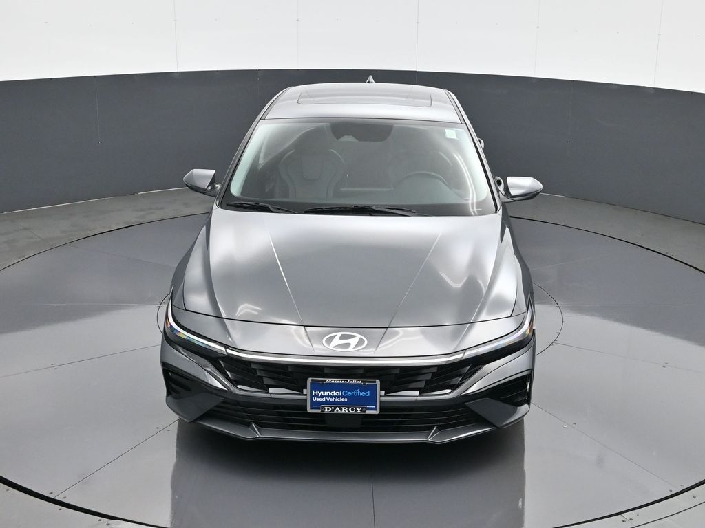 2025 Hyundai Elantra Limited - Photo 14
