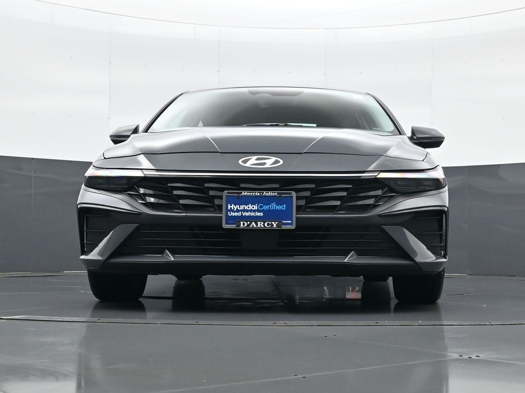 2025 Hyundai Elantra Limited - Photo 22