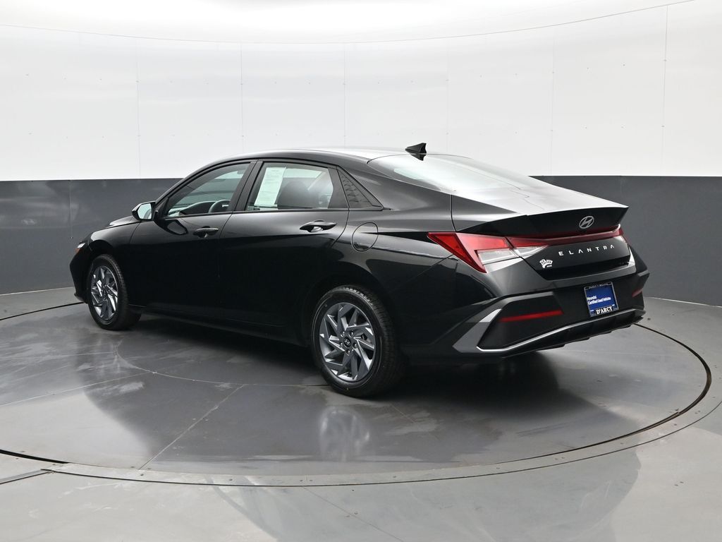 2024 Hyundai Elantra SEL - Photo 7