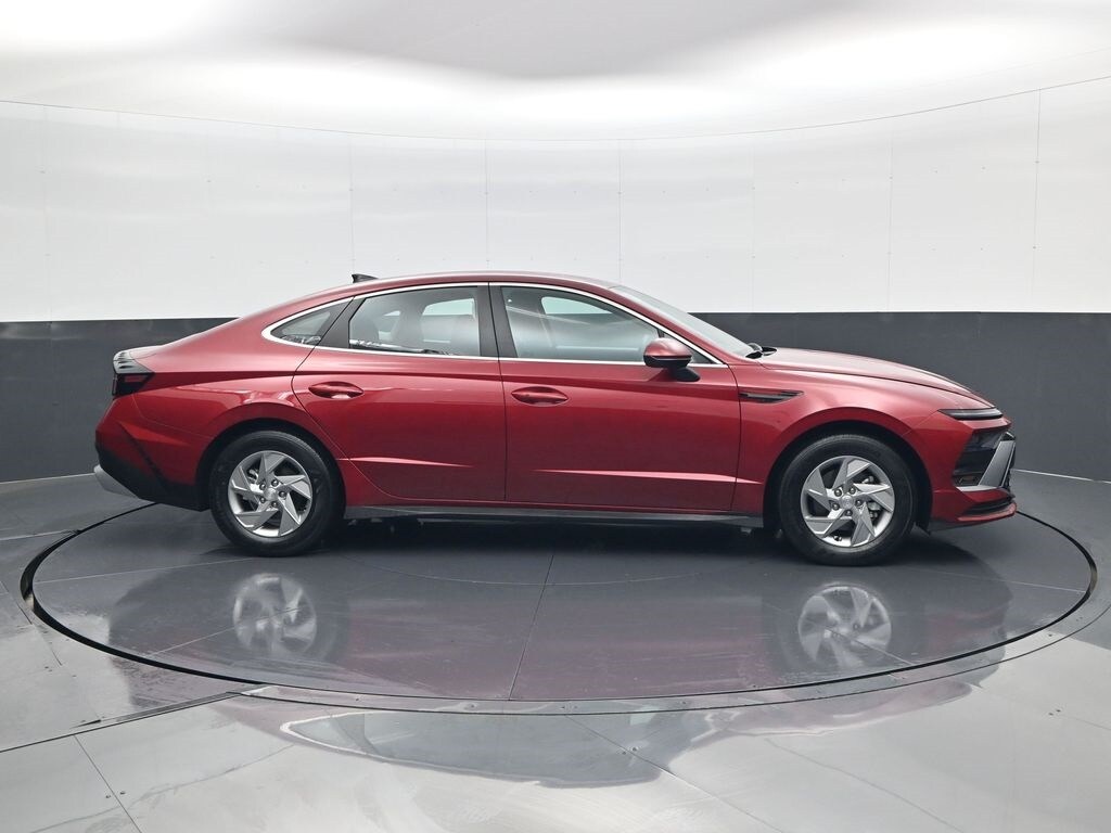 2025 Hyundai Sonata SE photo 4