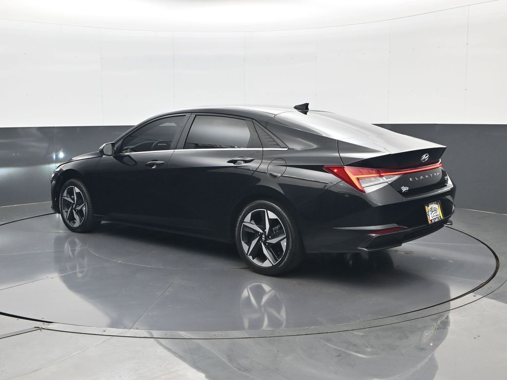 2023 Hyundai Elantra Limited - Photo 8