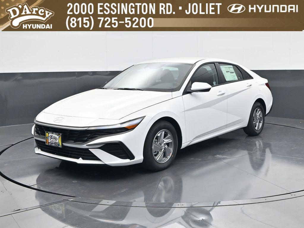 2025 Hyundai Elantra SE's photo