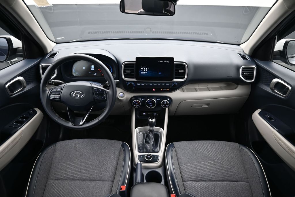 2024 Hyundai Venue Limited - Photo 13