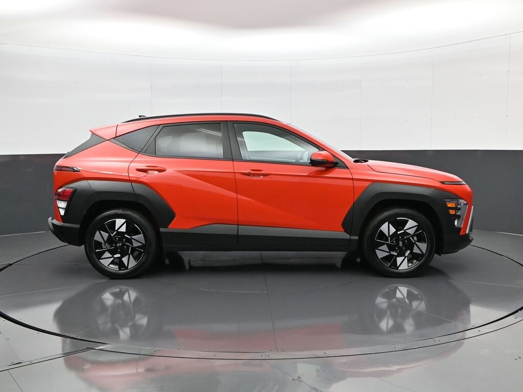 2025 Hyundai Kona SEL photo 4