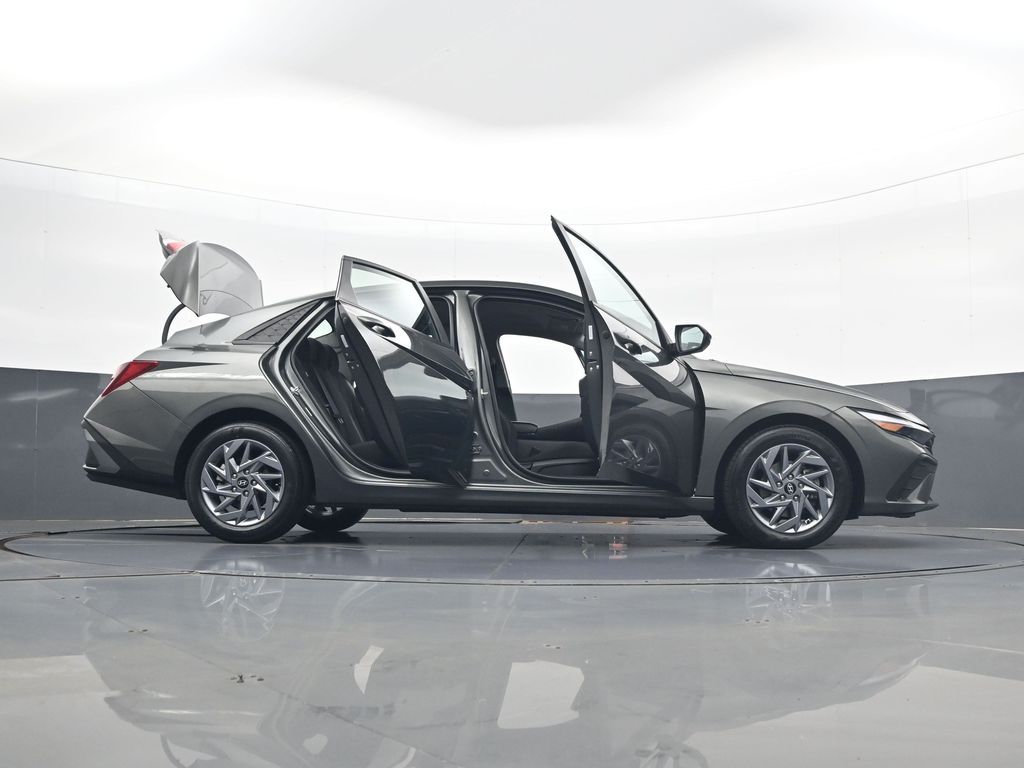 2024 Hyundai Elantra SEL - Photo 33
