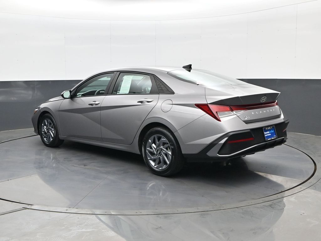 2024 Hyundai Elantra SEL - Photo 7