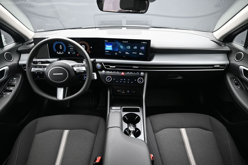 2025 Hyundai Sonata SEL - Photo 13