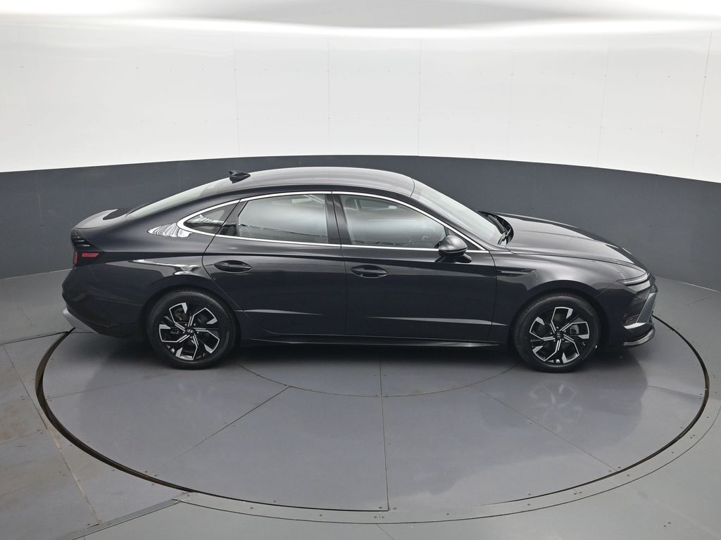 2025 Hyundai Sonata SEL - Photo 17