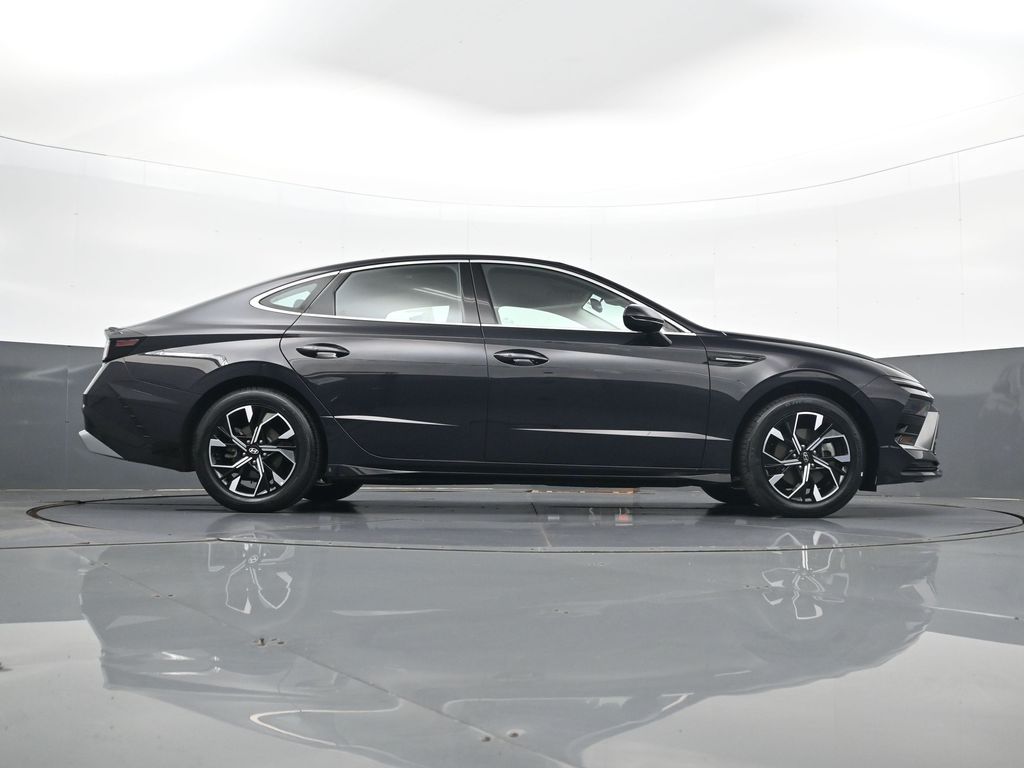 2025 Hyundai Sonata SEL - Photo 25