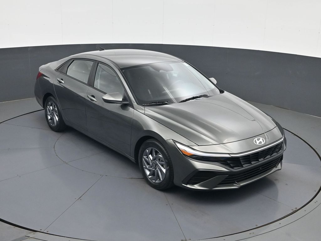 2024 Hyundai Elantra SEL - Photo 15