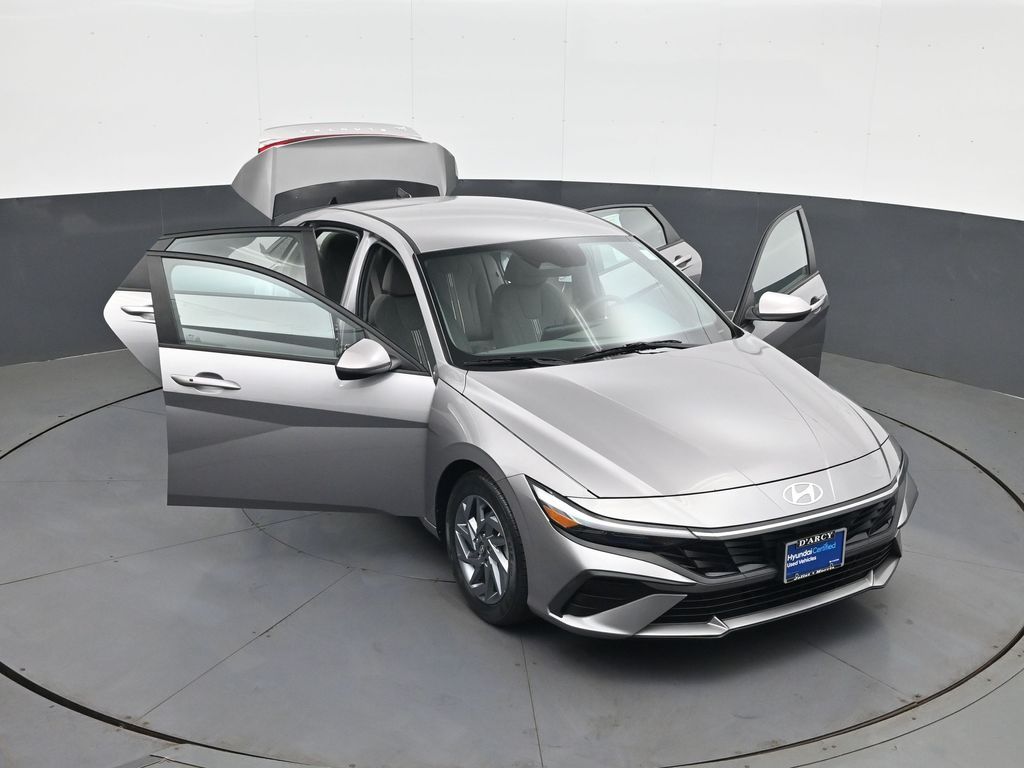 2024 Hyundai Elantra SEL - Photo 29