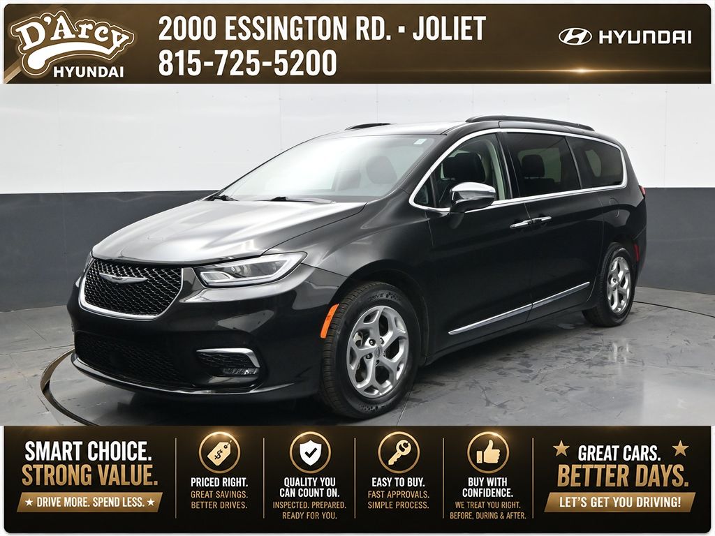 2023 Chrysler Pacifica Limited's photo