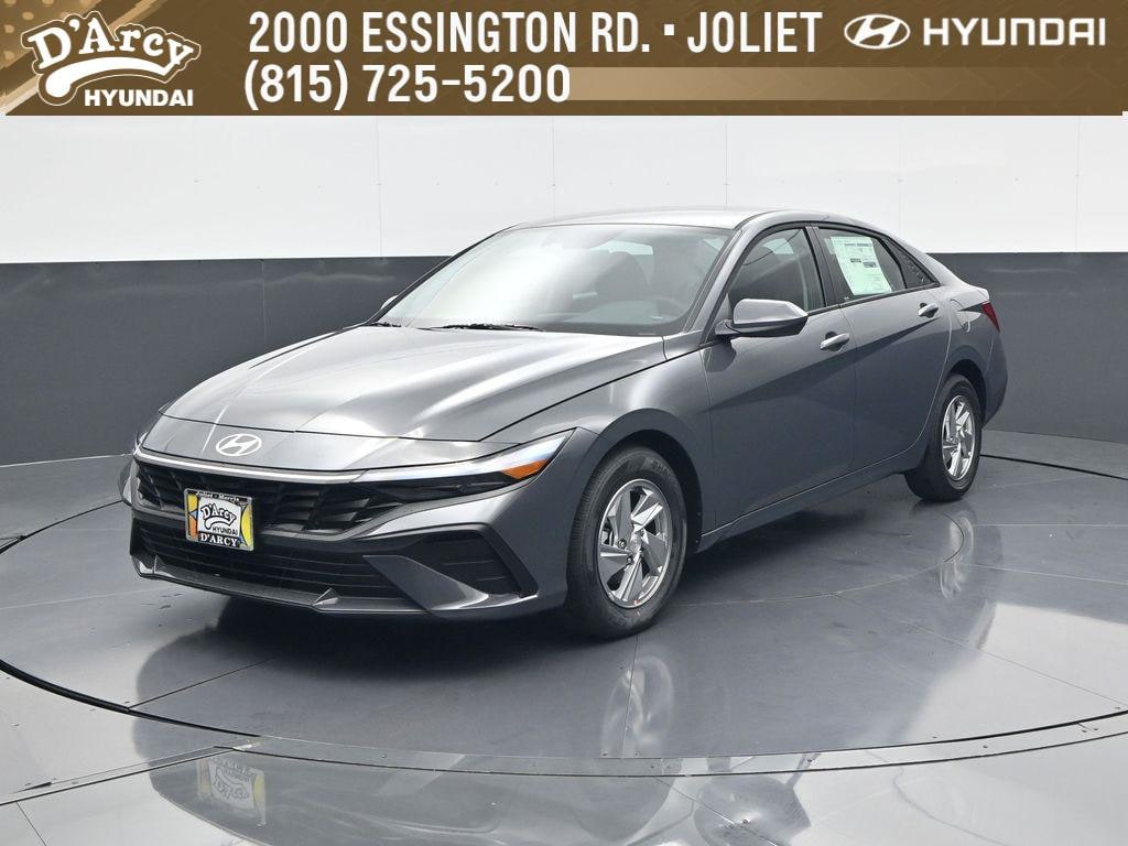 New 2025 Hyundai Elantra SE Sedan