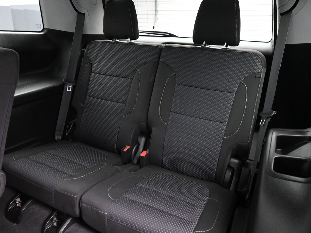 2023 GMC Acadia SLE - Photo 13