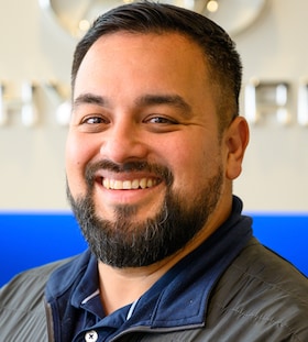 Staff member Raphael Orozco from ID_17fdcadf1cb5