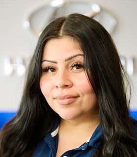 Staff member Vanessa Alarcon from ID_17fdcadf1cb5