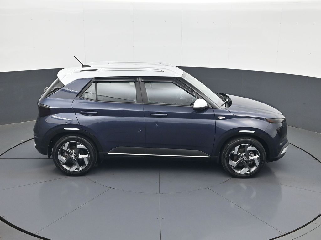 2024 Hyundai Venue Limited - Photo 17
