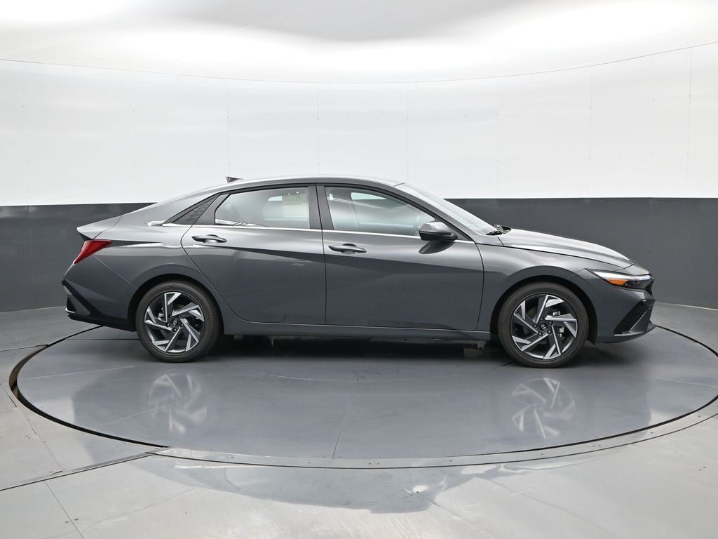 New 2026 Hyundai Elantra Hybrid Limited Sedan