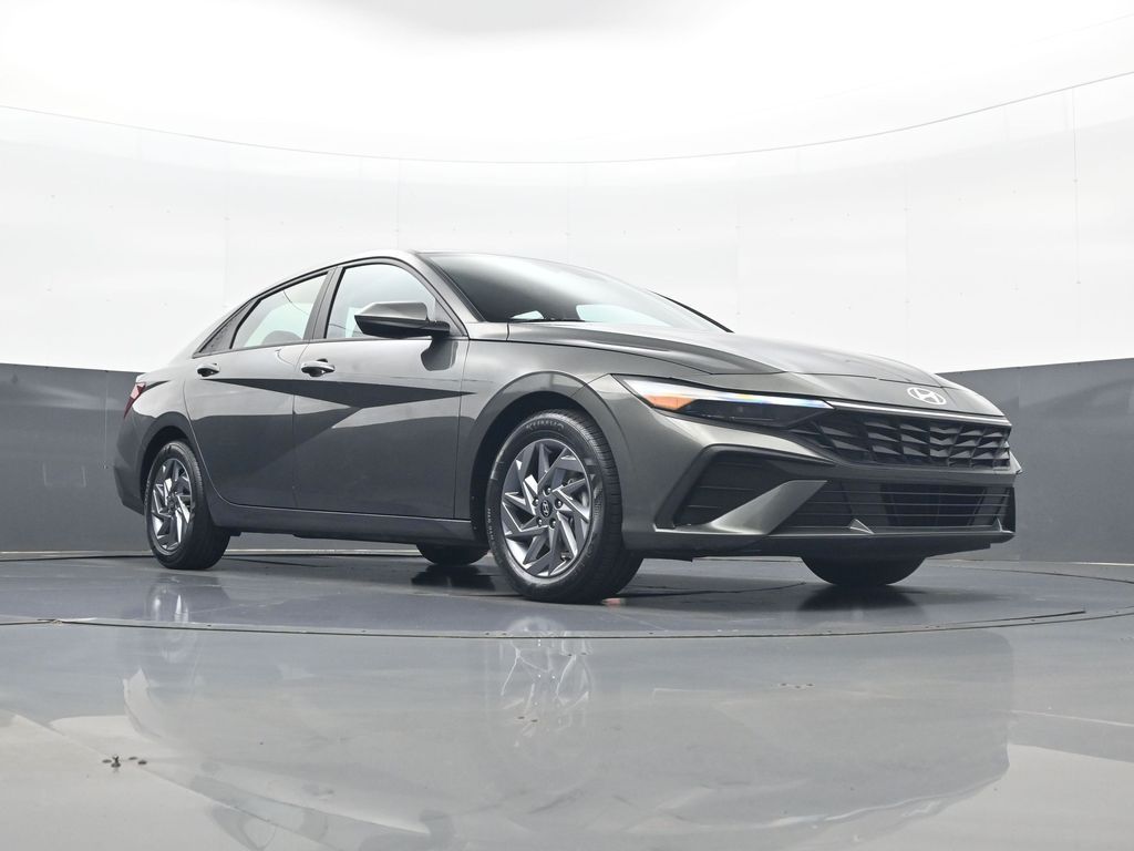 2024 Hyundai Elantra SEL - Photo 23
