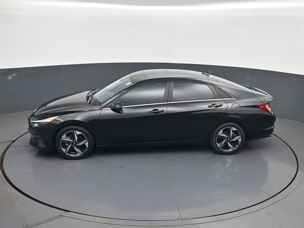 2023 Hyundai Elantra Limited - Photo 22