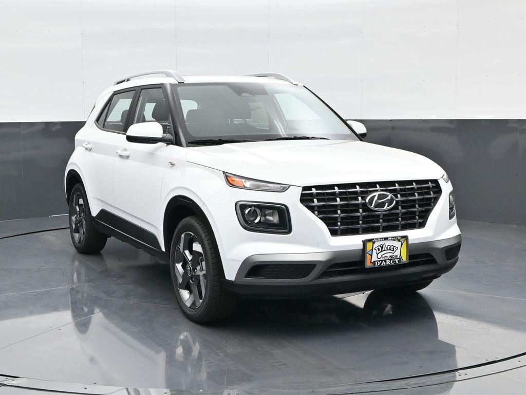 2025 Hyundai Venue SEL photo 3