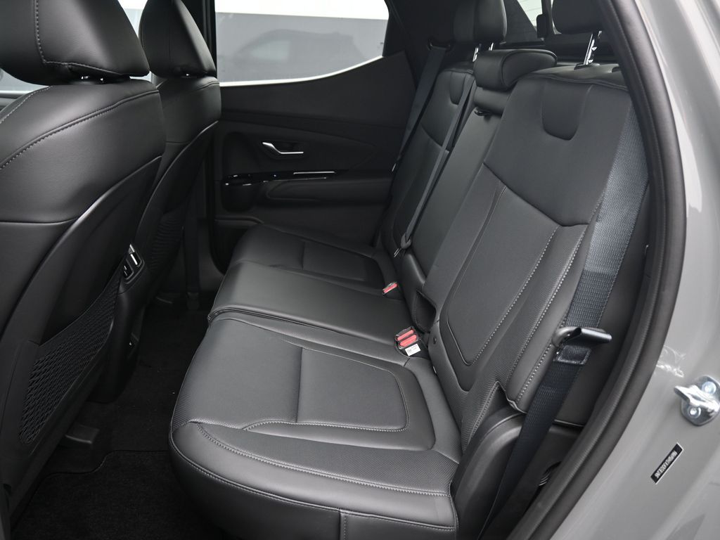 2026 Hyundai Santa Cruz Limited - Photo 11