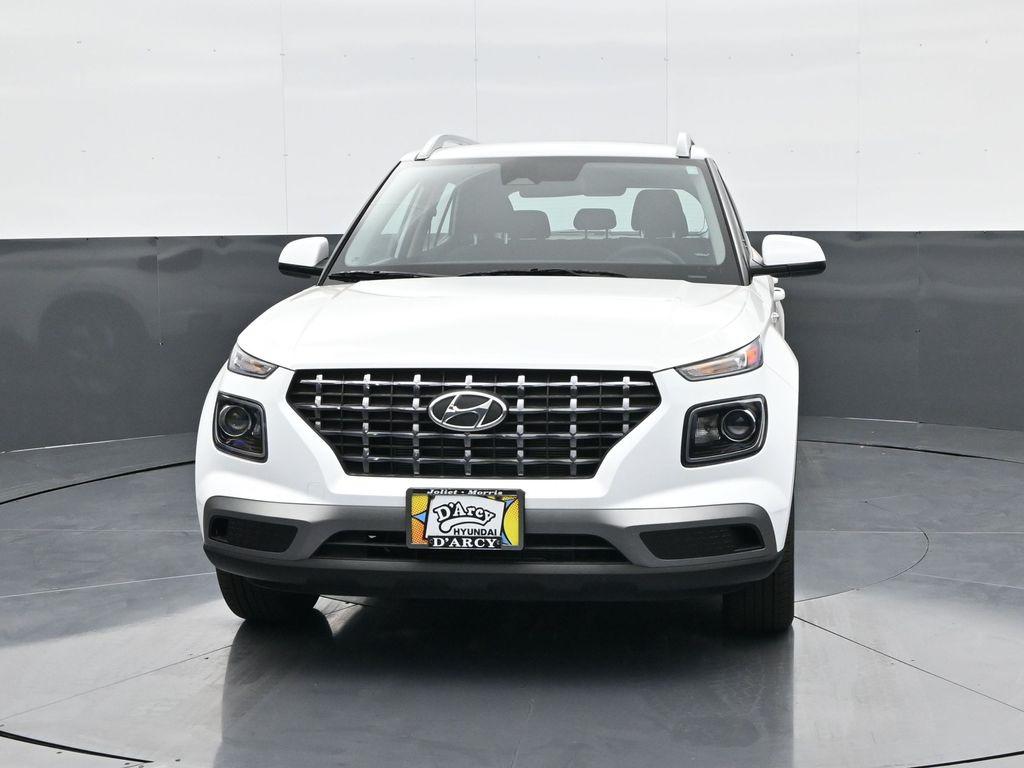 2025 Hyundai Venue SEL photo 2