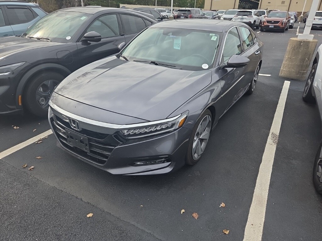 2020 Honda Accord Touring 2.0T photo 2