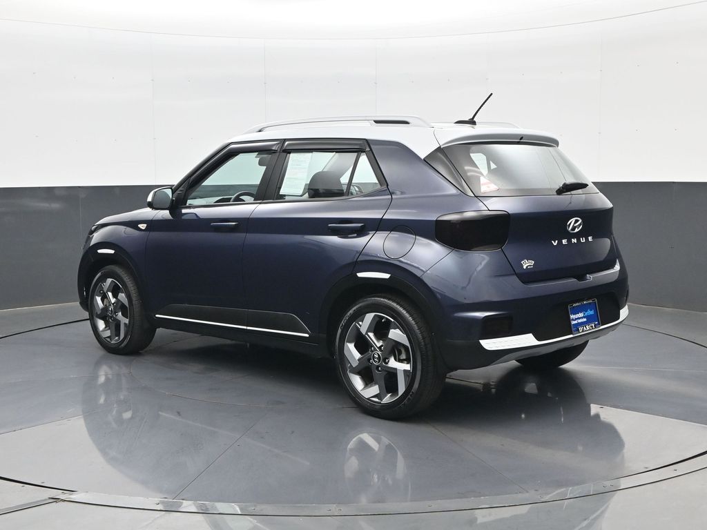 2024 Hyundai Venue Limited - Photo 8