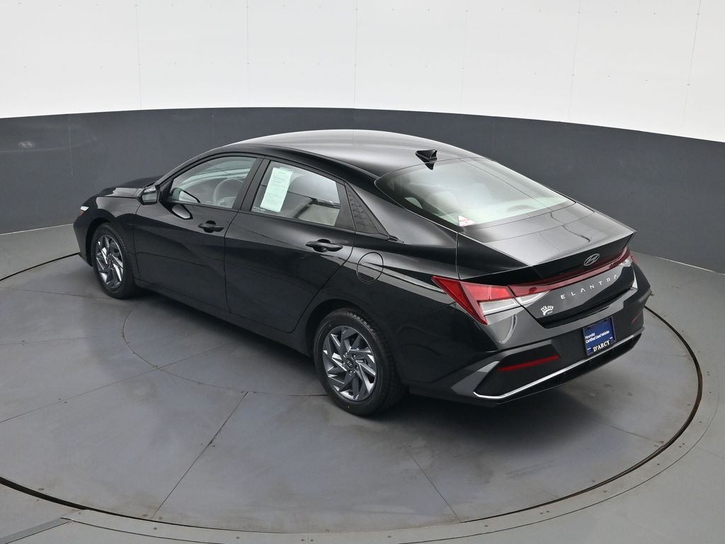 2024 Hyundai Elantra SEL - Photo 19