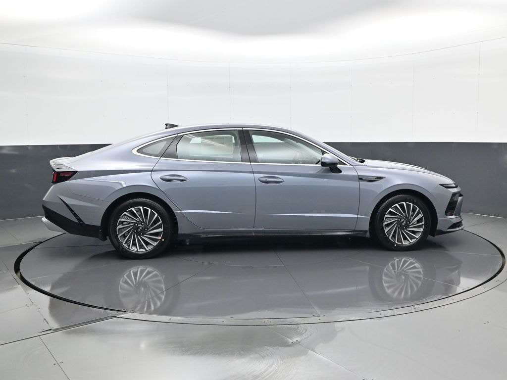 New 2026 Hyundai Sonata Hybrid SEL Sedan