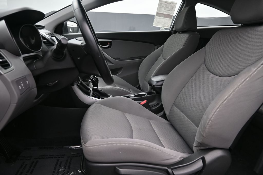 2014 Hyundai Elantra Coupe Base - Photo 9