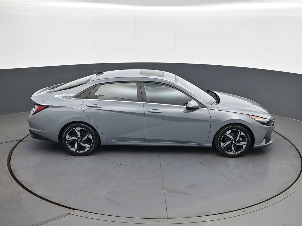 2021 Hyundai Elantra Limited - Photo 17