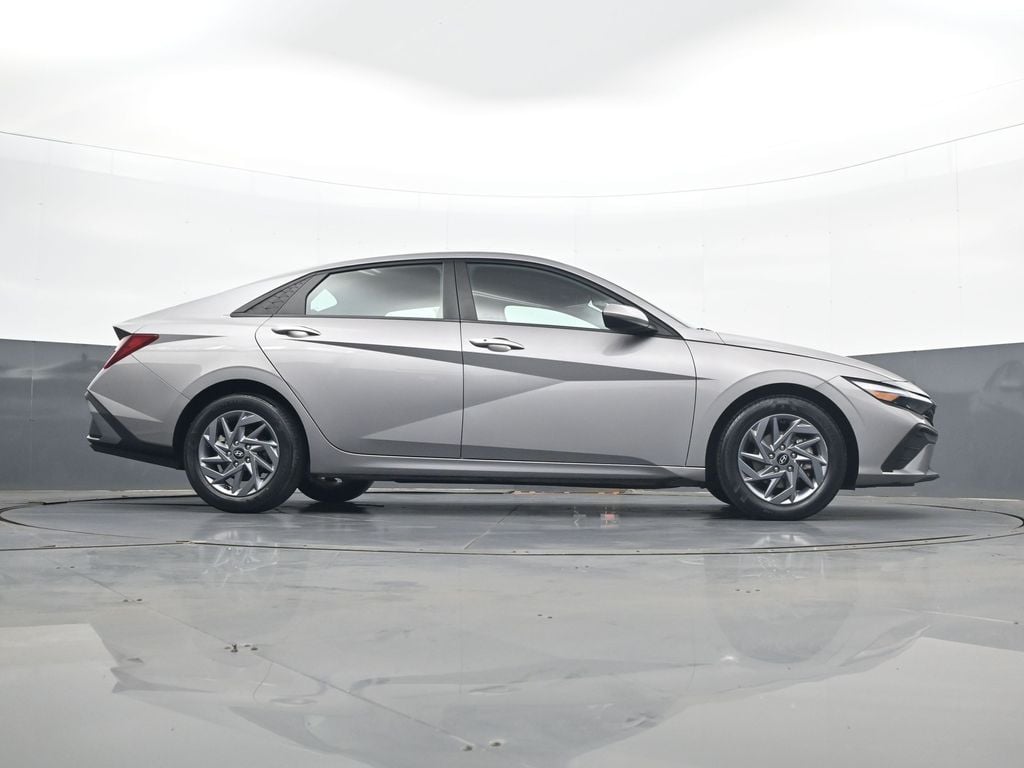 2024 Hyundai Elantra SEL - Photo 24