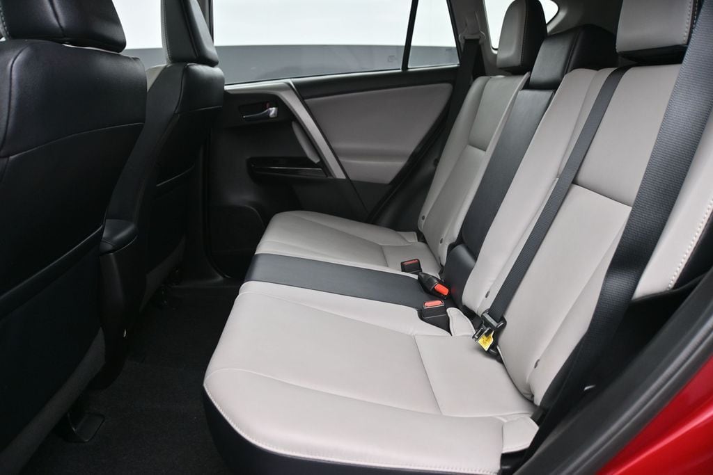 2018 Toyota RAV4 Limited - Photo 12