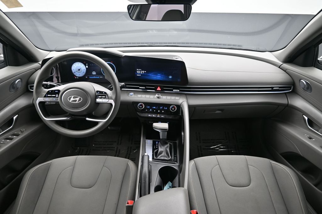 2024 Hyundai Elantra SEL - Photo 12