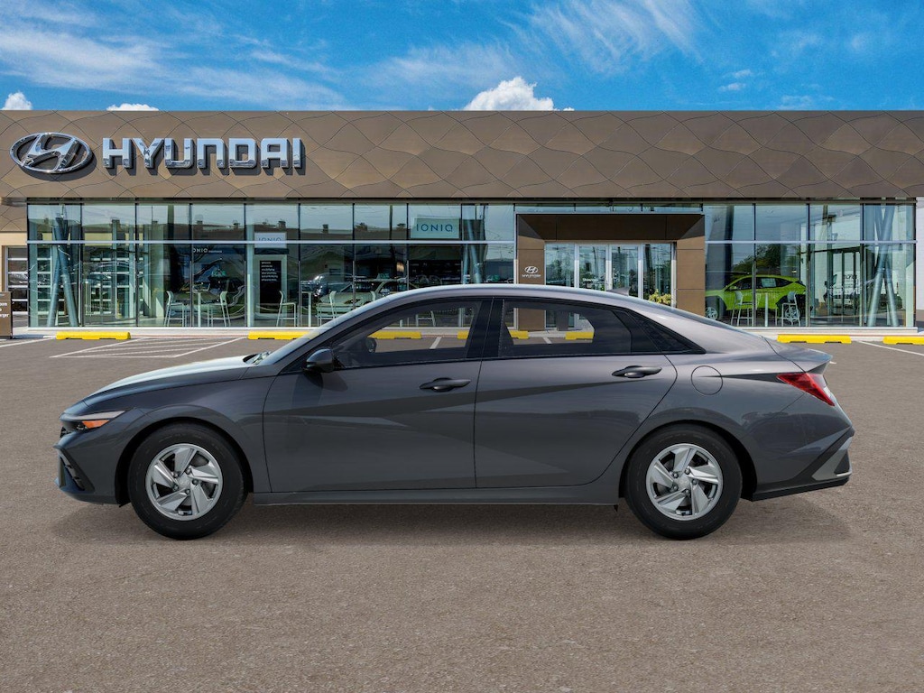 New 2026 Hyundai Elantra SE Sedan