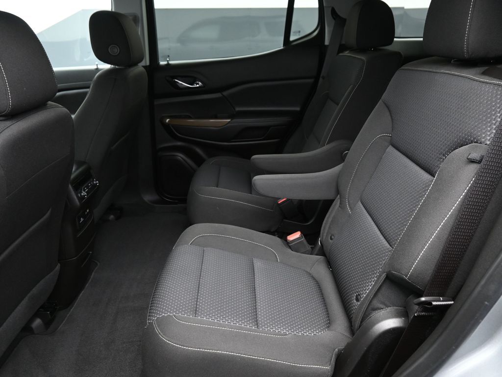 2023 GMC Acadia SLE - Photo 11