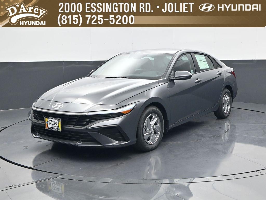 New 2025 Hyundai Elantra SE Sedan