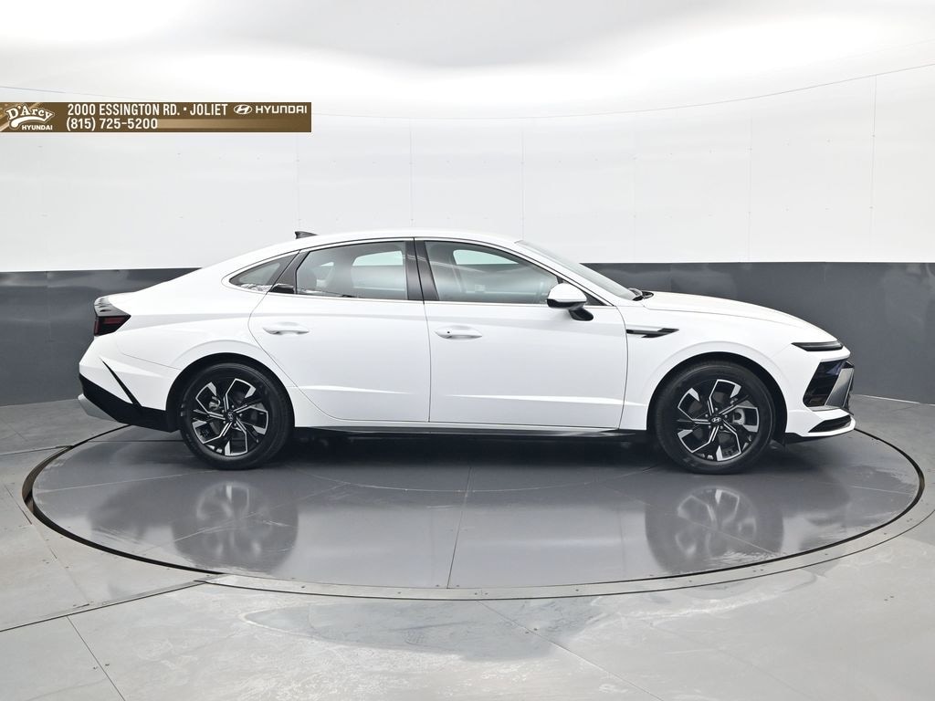 New 2025 Hyundai Sonata SEL Sedan